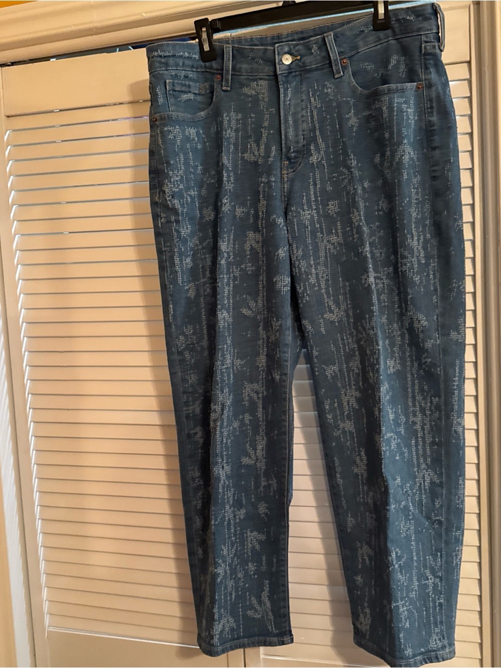 Old Navy Women’s Blue Patterned Relaxed Jeans